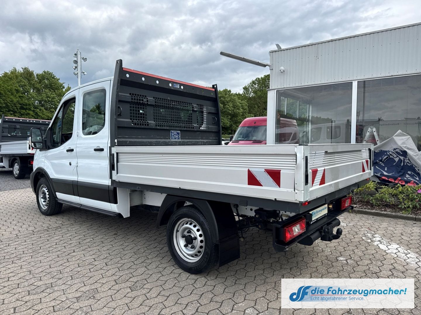 Fahrzeugabbildung Ford Transit Pritsche 310 L2 Doppelkabine AHK DAB Tel