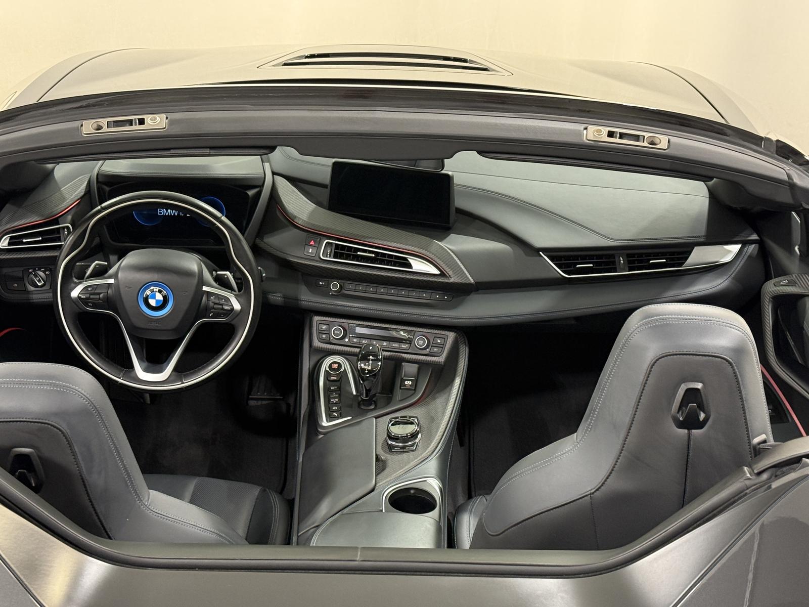 BMW i8 Roadster HUD HK Laser DA WLAN