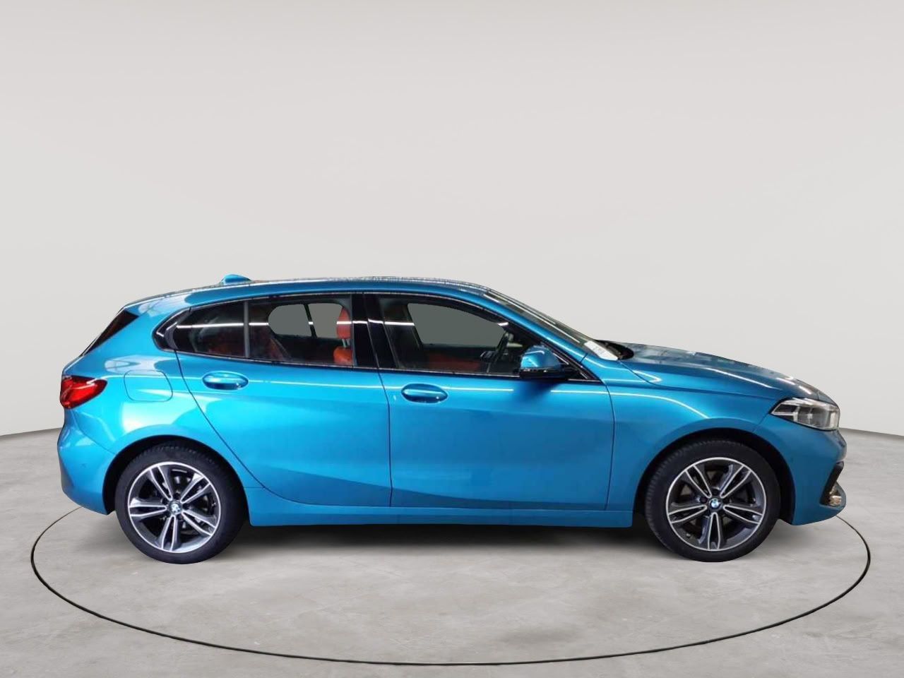 BMW 118d Sport Line Navi Leder LED  imagem 3