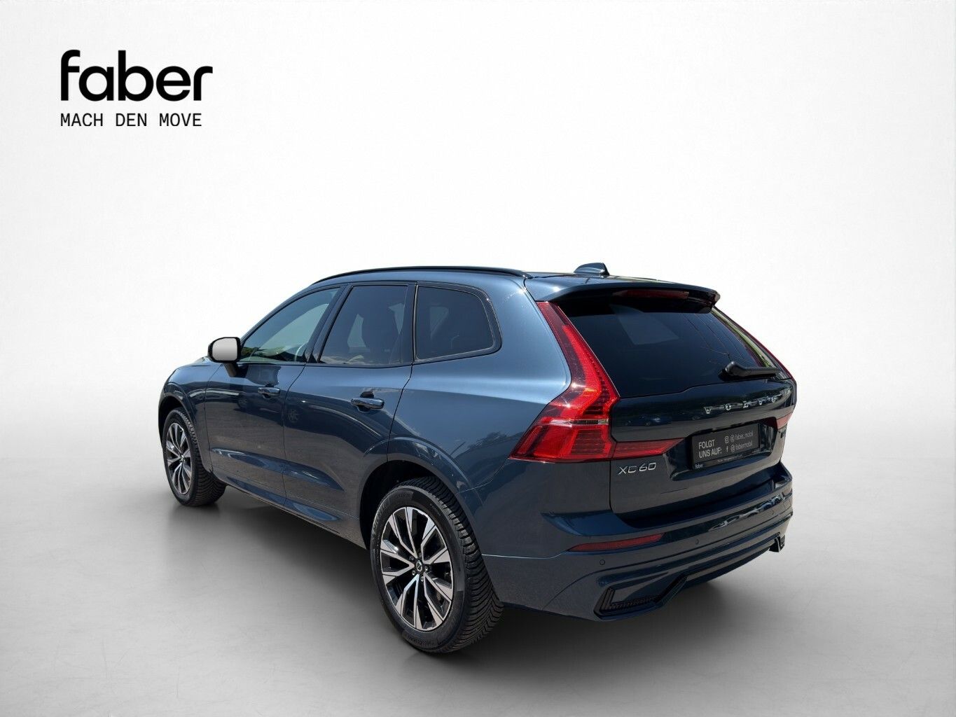 Volvo XC60 B4 Diesel AWD Plus Dark foto 3