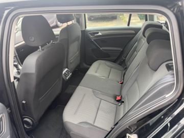 Volkswagen Golf - 9