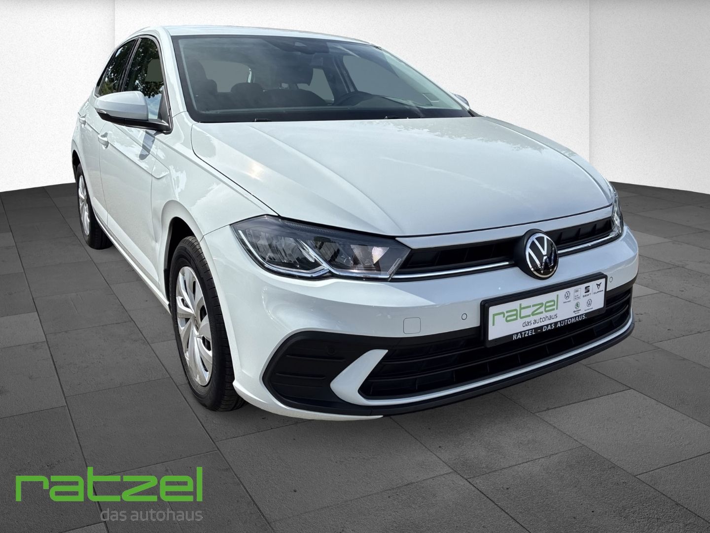 Fahrzeugabbildung Volkswagen Polo VI Life 1.0 TSI Navi Digitales Cockpit LED