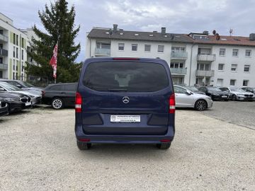 Mercedes V 220 - 4