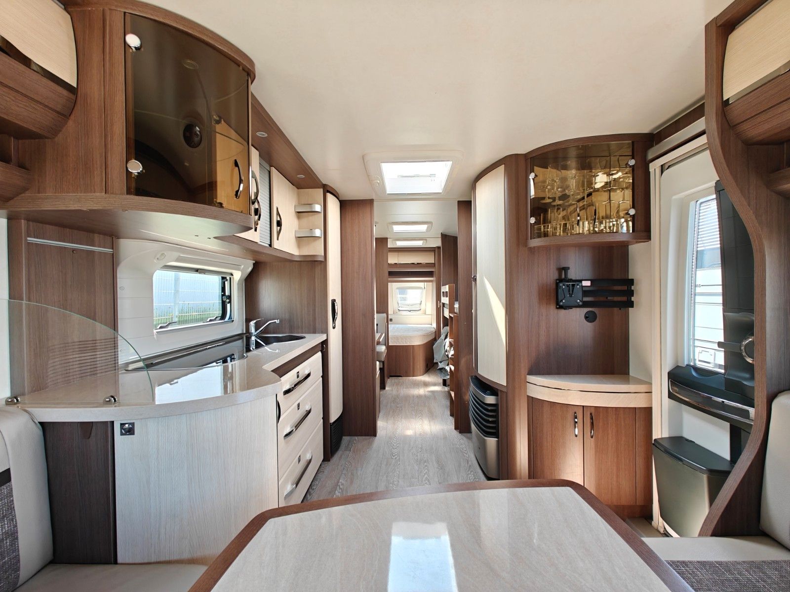 Fahrzeugabbildung Hobby Prestige 720 UKFe - Mover XT4, Isabella Vorzelt