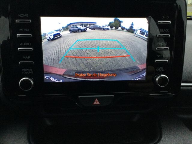 Yaris 1.5 Club KLIMA SHZ KAMERA ACC STANDHZ LED