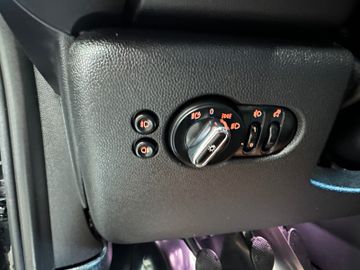 MYAUTOCENTER – Gebraucht- und Jahreswagen mit Werkstattservice in Pfaffenhofen MINI ONE Mini 3-trg. *2. Hand*Klima*SHZ*Bluetooth*LED