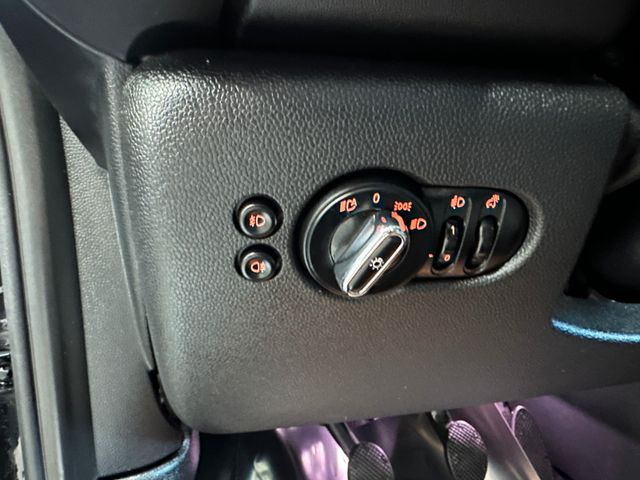 MYAUTOCENTER – Gebraucht- und Jahreswagen mit Werkstattservice in Pfaffenhofen MINI ONE Mini 3-trg. *2. Hand*Klima*SHZ*Bluetooth*LED