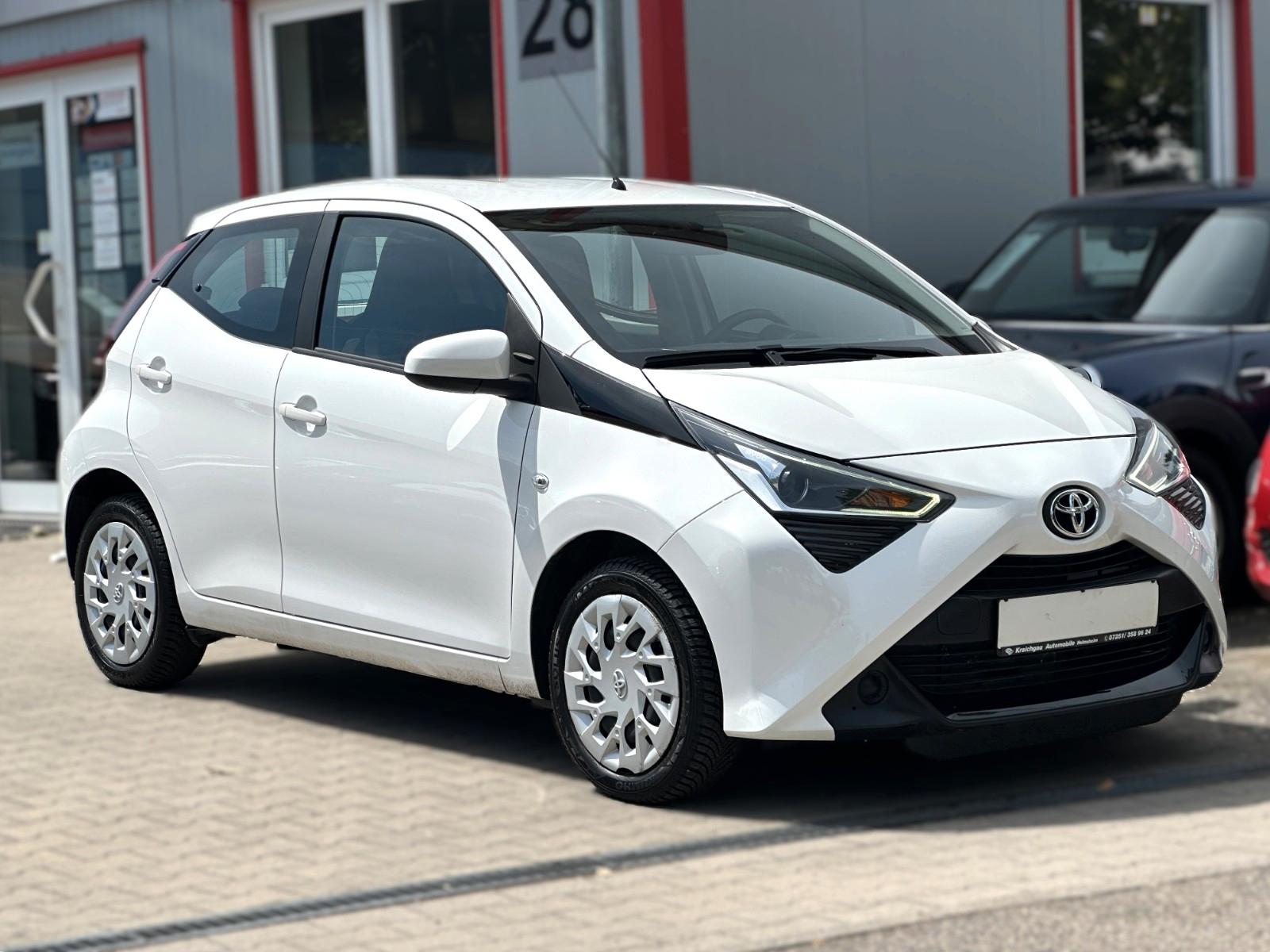 Toyota Aygo x-play*Kamera*Klima*Tempomat*sehr sparsam