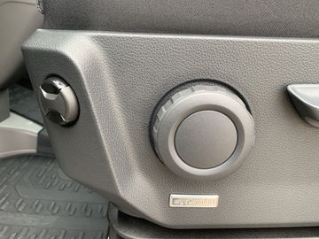 Fahrzeugabbildung Volkswagen Crafter 35 2.0 TDI L2H2+KLIMA+RÜCK-KAMERA+TEMPOM
