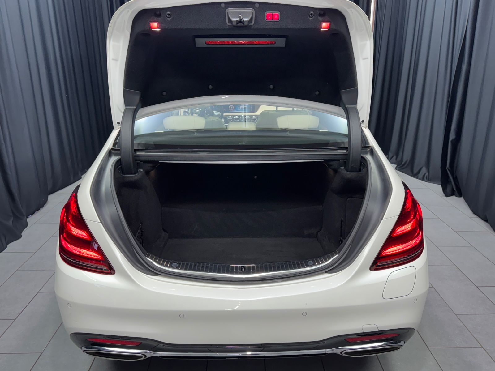 Fahrzeugabbildung Mercedes-Benz S 560e LANG|AMG-LINE|20"ZOLL|PANORAMA|ACC|VOLL