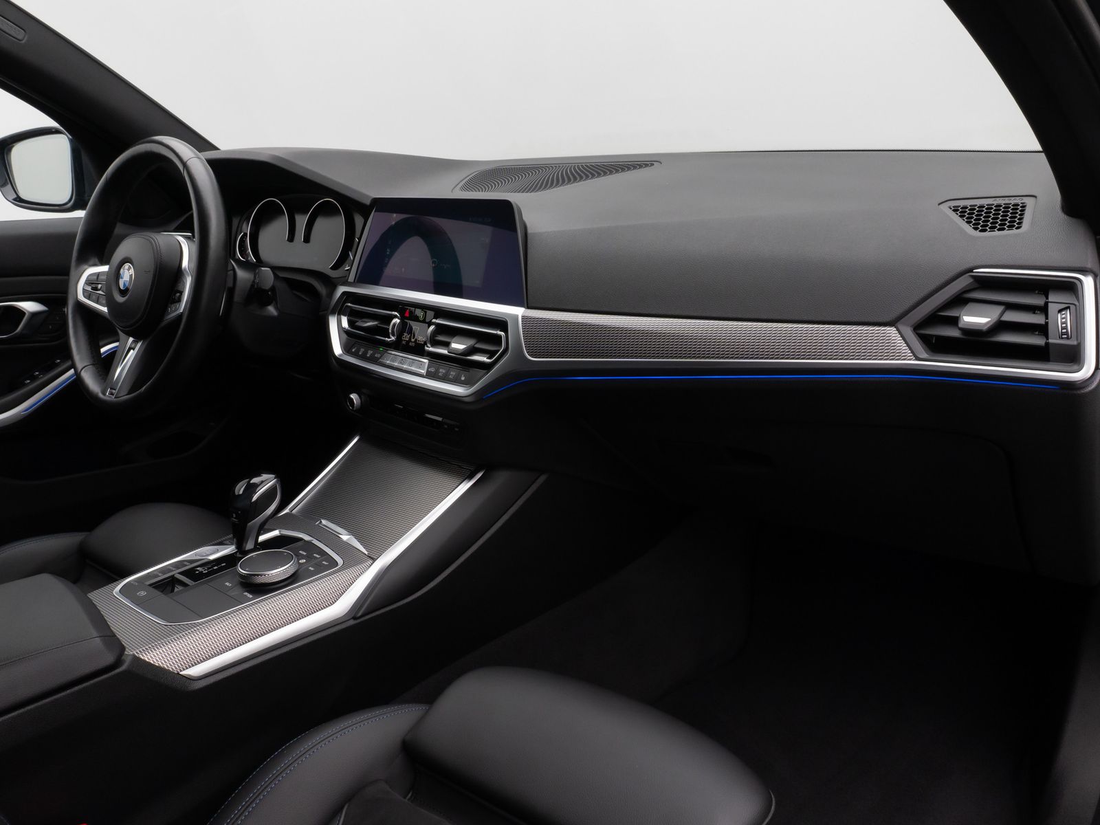 Fahrzeugabbildung BMW 330d M Sport HiFi Lenkradheiz AHK Komfort 18Zoll