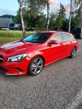 Mercedes-Benz CLA 180 Shooting Brake - - rote Mercedes-Benz CLA 180 Shooting Brake
