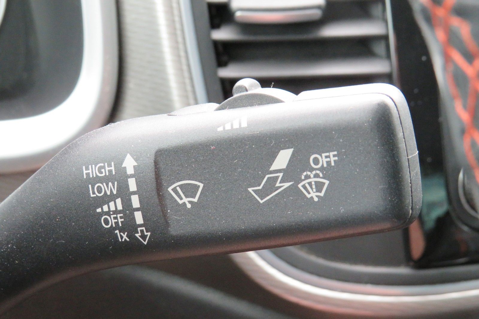 Fahrzeugabbildung Volkswagen Beetle Lim. Club XENON NAVI APP-CONNECT PDC 18`