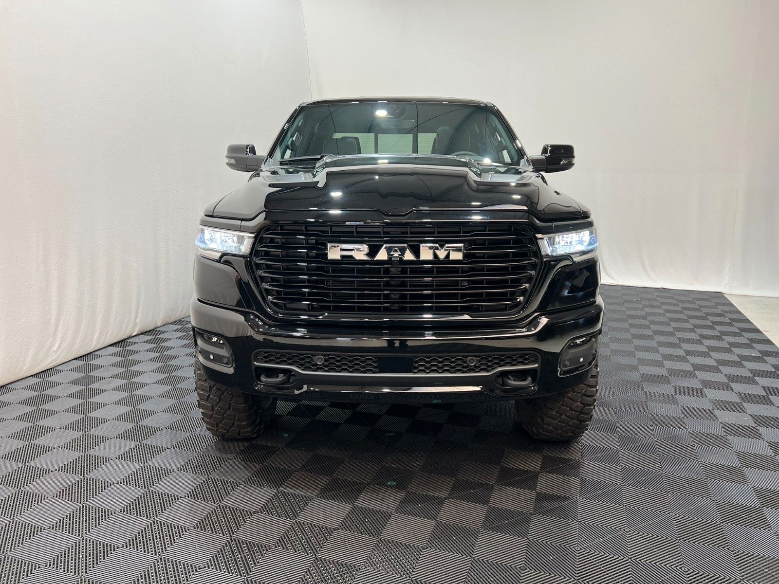 Fahrzeugabbildung Dodge RAM 1500 Laramie Sport 3.0L RTR Umbau