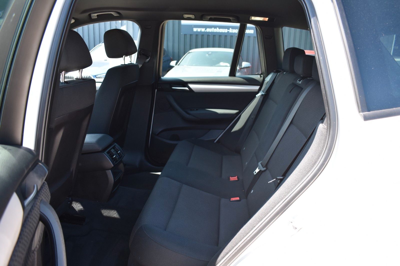 Fahrzeugabbildung BMW X3 xDrive 20 d M Sport  AHK / 19 Zoll/