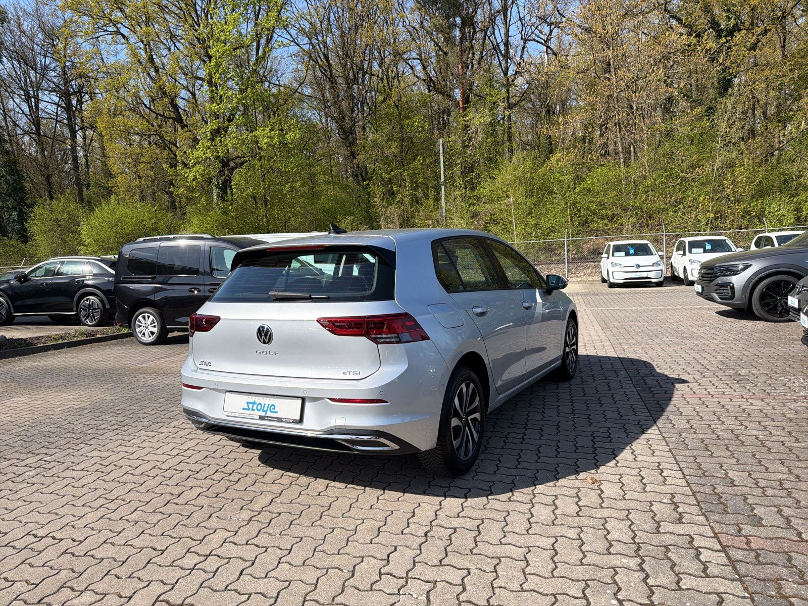 Golf Active eTSi DSG Navi AZV Kamera LED Standh 