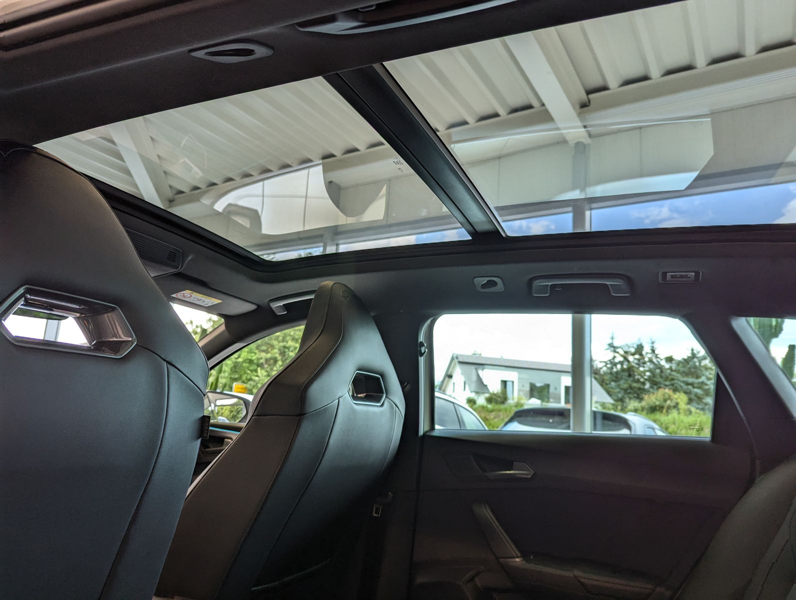 CUPRA Leon 2.0 TSI 4D VZ Matrix Pano Sennheiser AHK 19 - Image 14