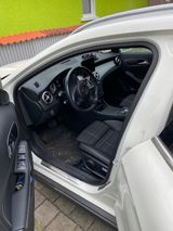 Mercedes-Benz GLA 220 d 4MATIC DCT - - Mercedes-Benz GLA 220 aus 2017