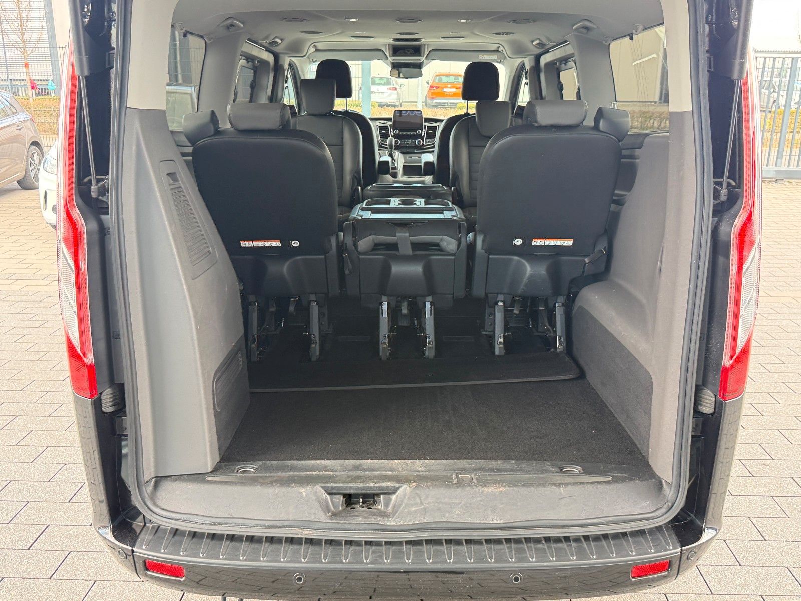 Fahrzeugabbildung Ford Transit/Tourneo Custom Kombi 320 L2 Tourneo Tita