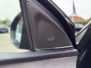 Peugeot 3008 1.6 225 GT 360+Kam.+KeyLess+LED+Navi+Pano