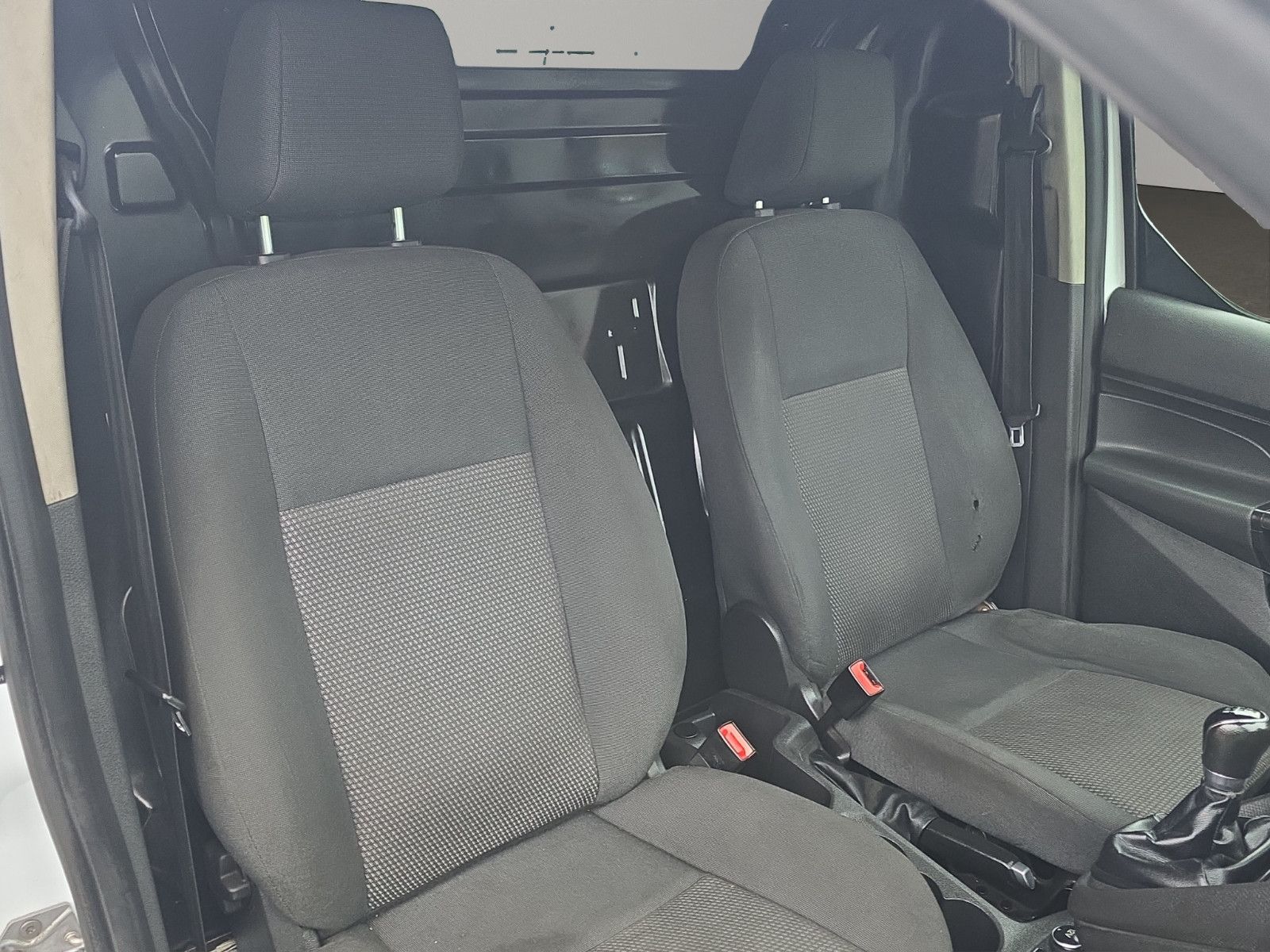 Fahrzeugabbildung Ford Transit Connect Kasten 8 FACH BEREIFT