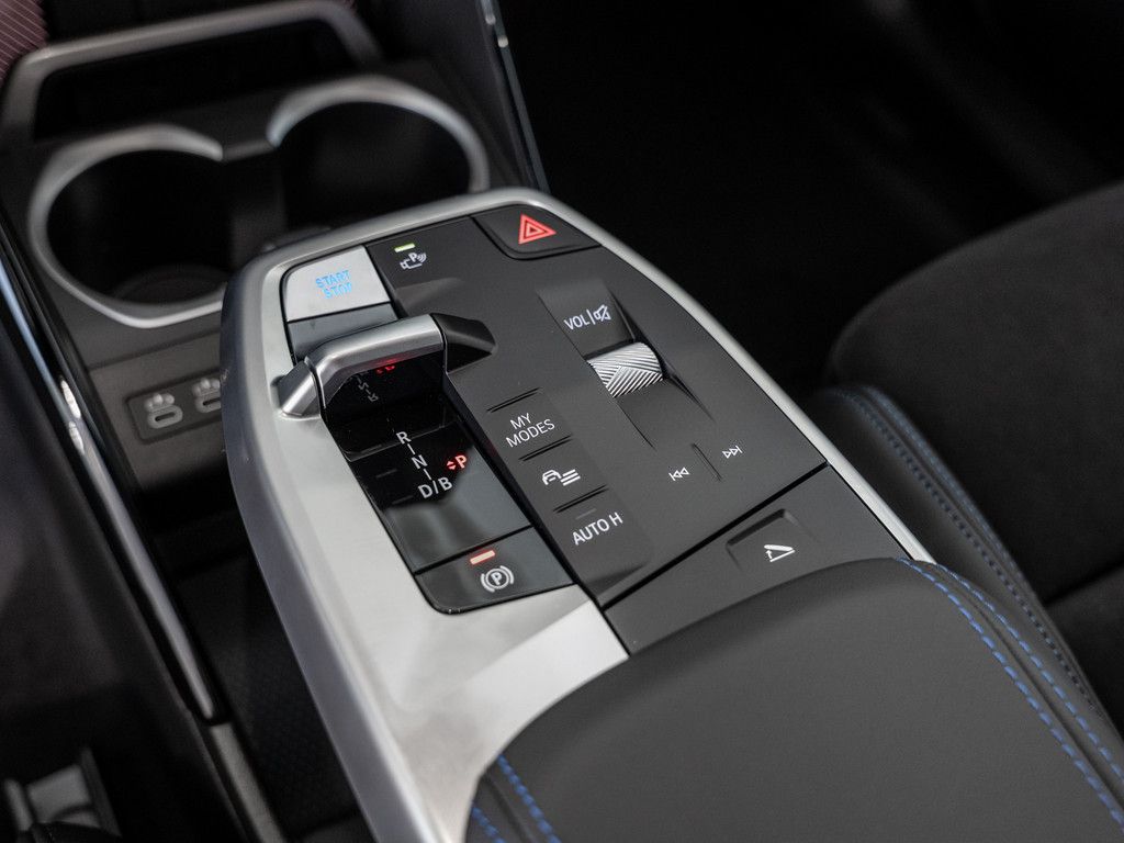 BMW iX2 - Bild 21