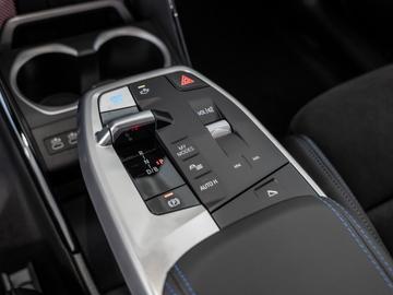2026 BMW IX2 缩略图 25