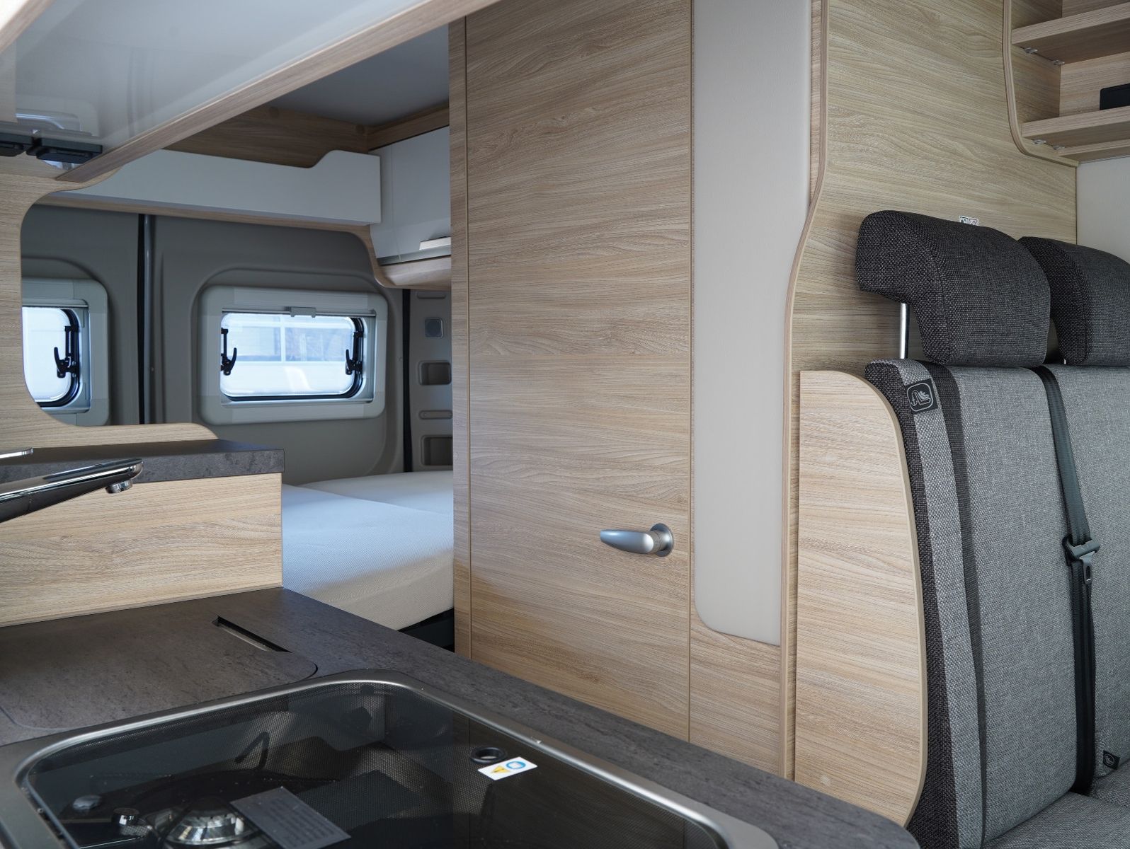 Fahrzeugabbildung Knaus BOXLIFE PRO / 540 ROAD Aufstelldach/Markise