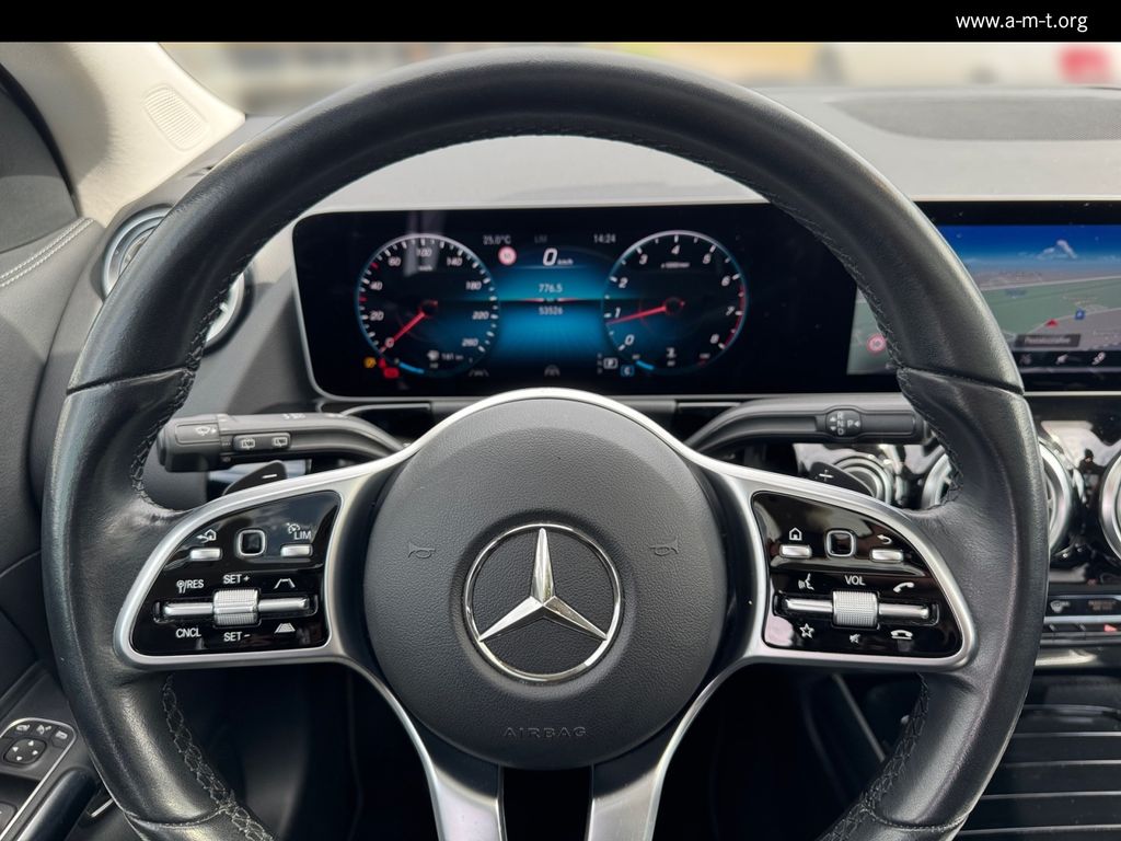 MERCEDES-BENZ GLA 200