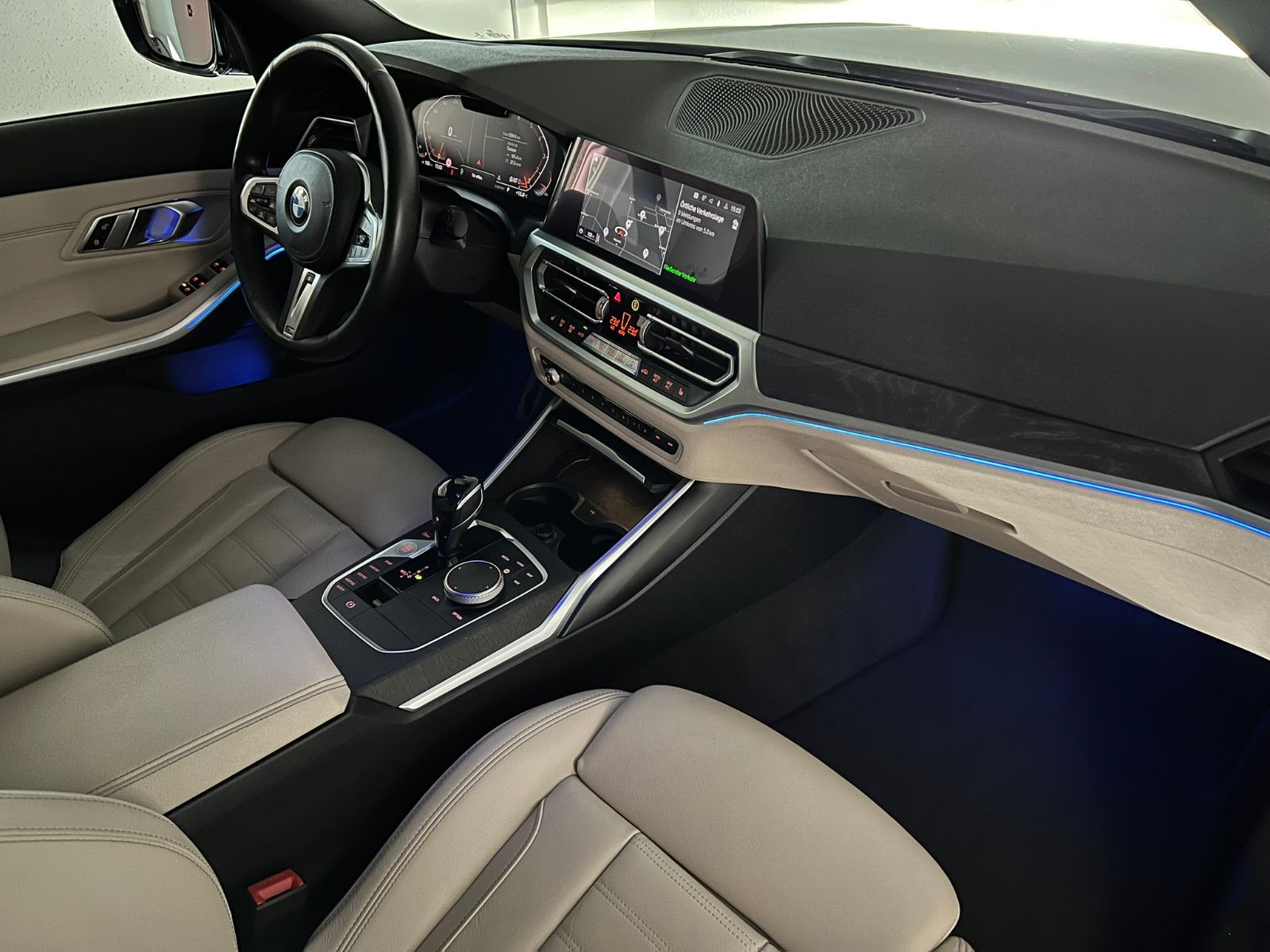 Fahrzeugabbildung BMW 330 i xDrive M SPORT/PANO/STHZ/ACC/DRAVITGRAU