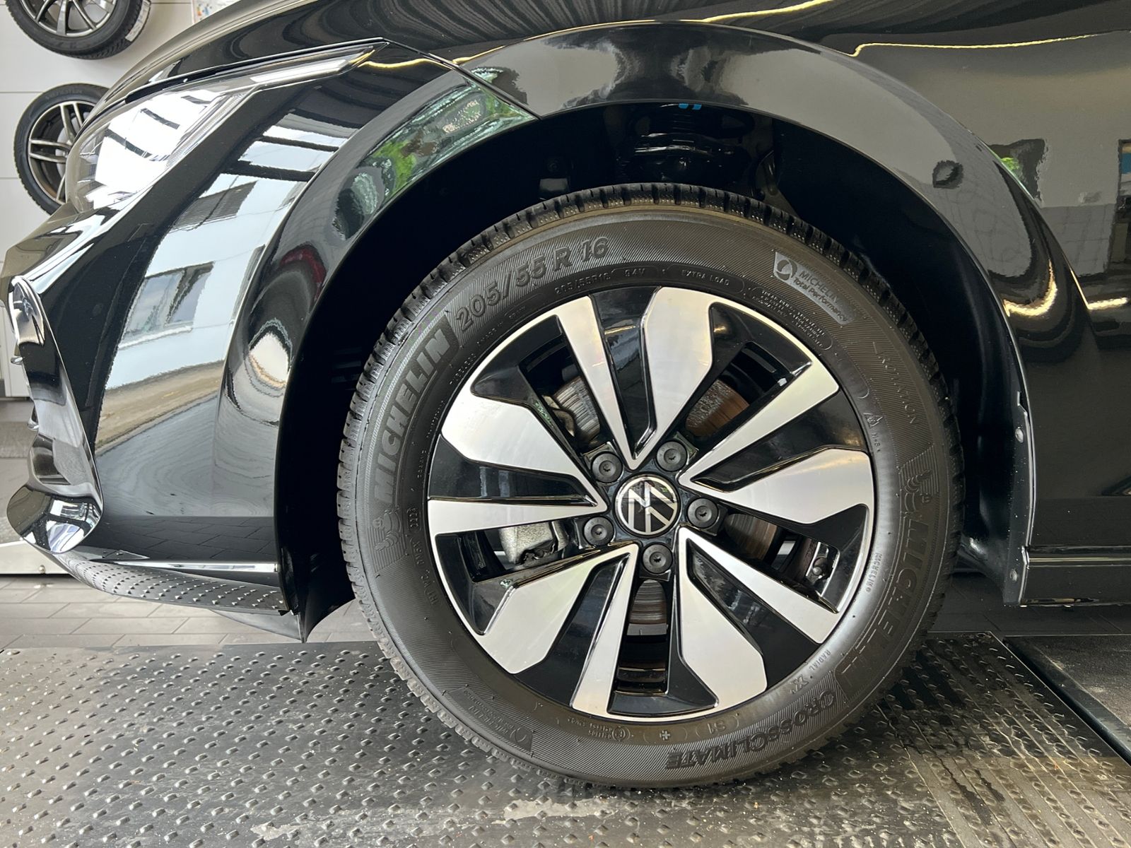 Fahrzeugabbildung Volkswagen Golf VIII GOAL 1.5 TSI *LED, App-Connect, 16'-LM