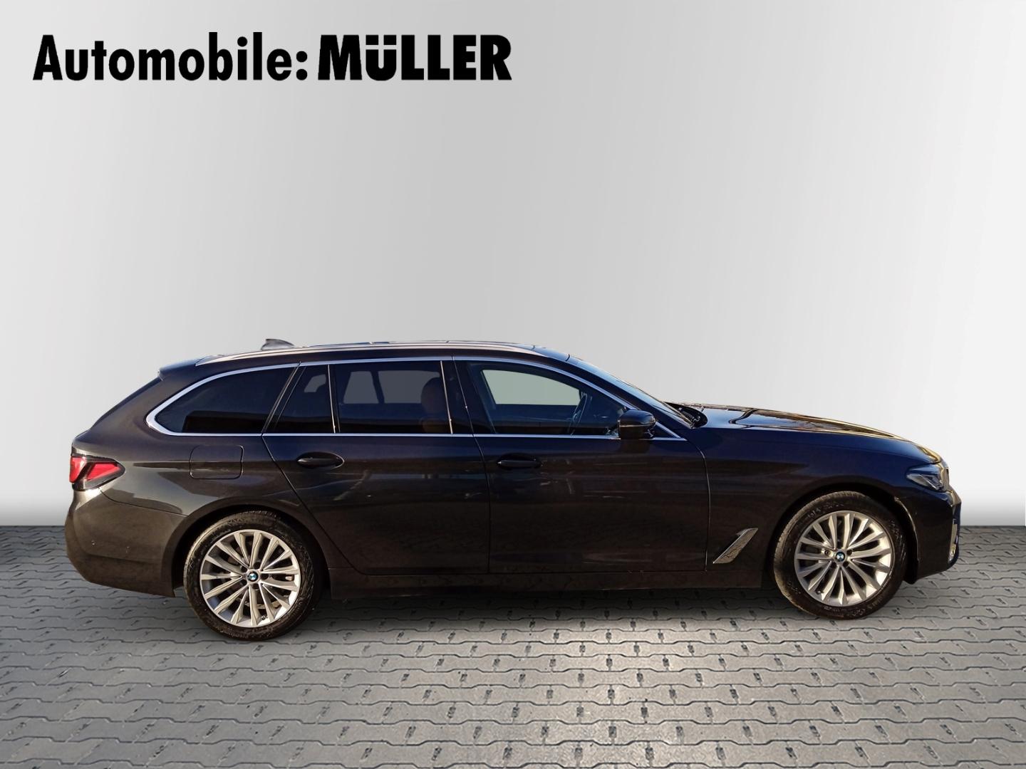 BMW 530 i Tour LuxuryLine Park-Assistent+AHZV+LED+DA