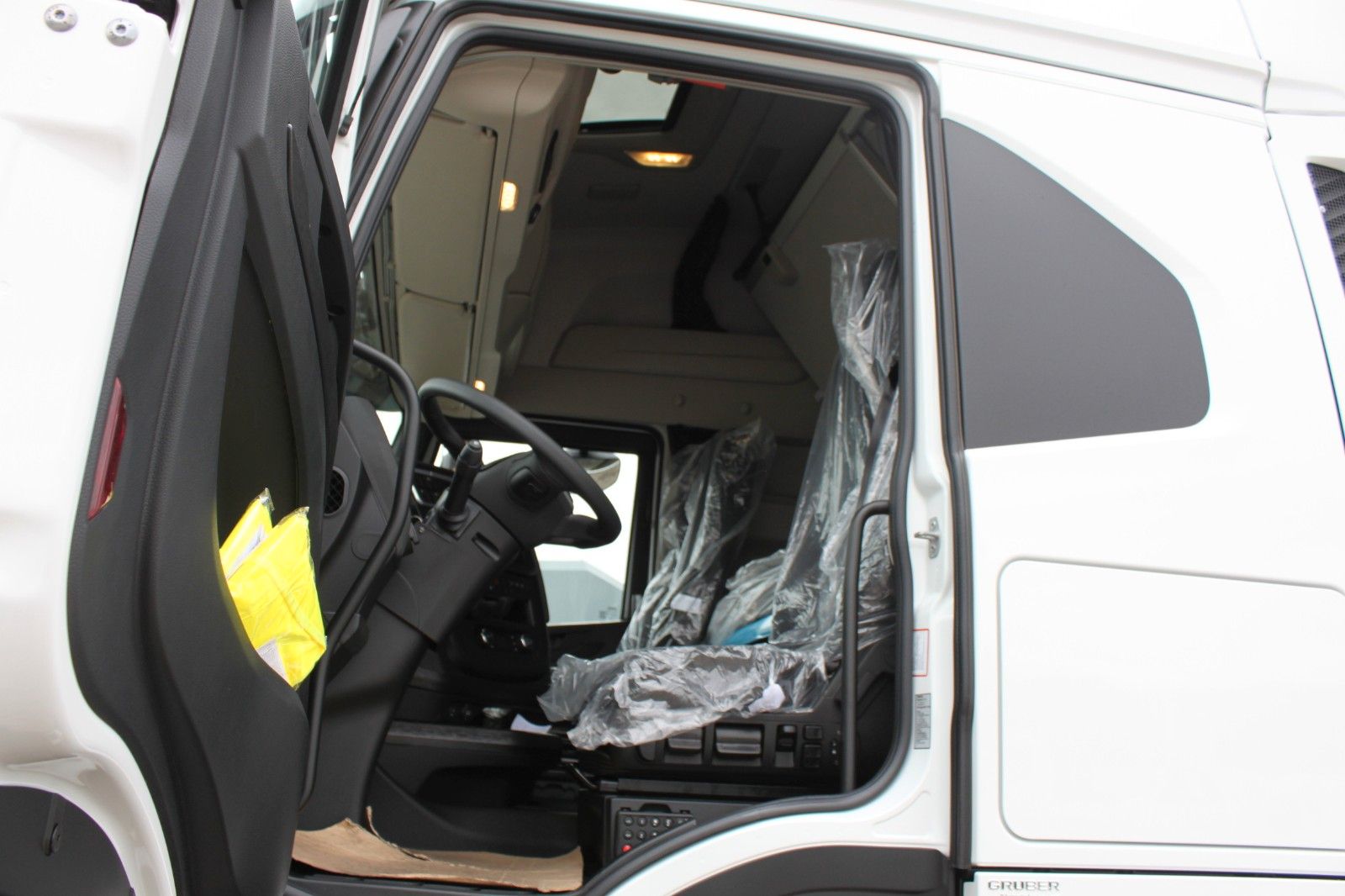Fahrzeugabbildung Iveco S-Way AS440S50T/FP