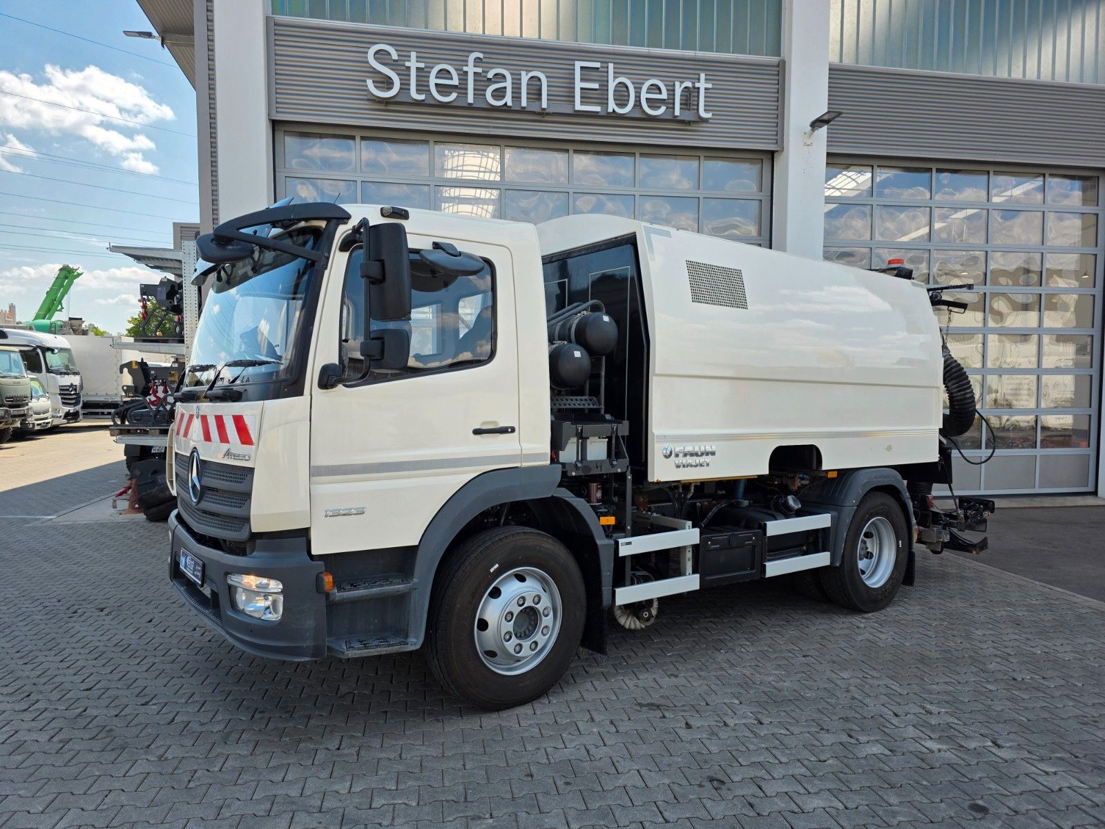 Fahrzeugabbildung Mercedes-Benz Atego 1323 LKO FAUN VIAJET 6 R H - Heckabsaugung