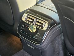 Fahrzeugabbildung S 580 e AMG Sportpaket HUD Luftfederung AD El. F