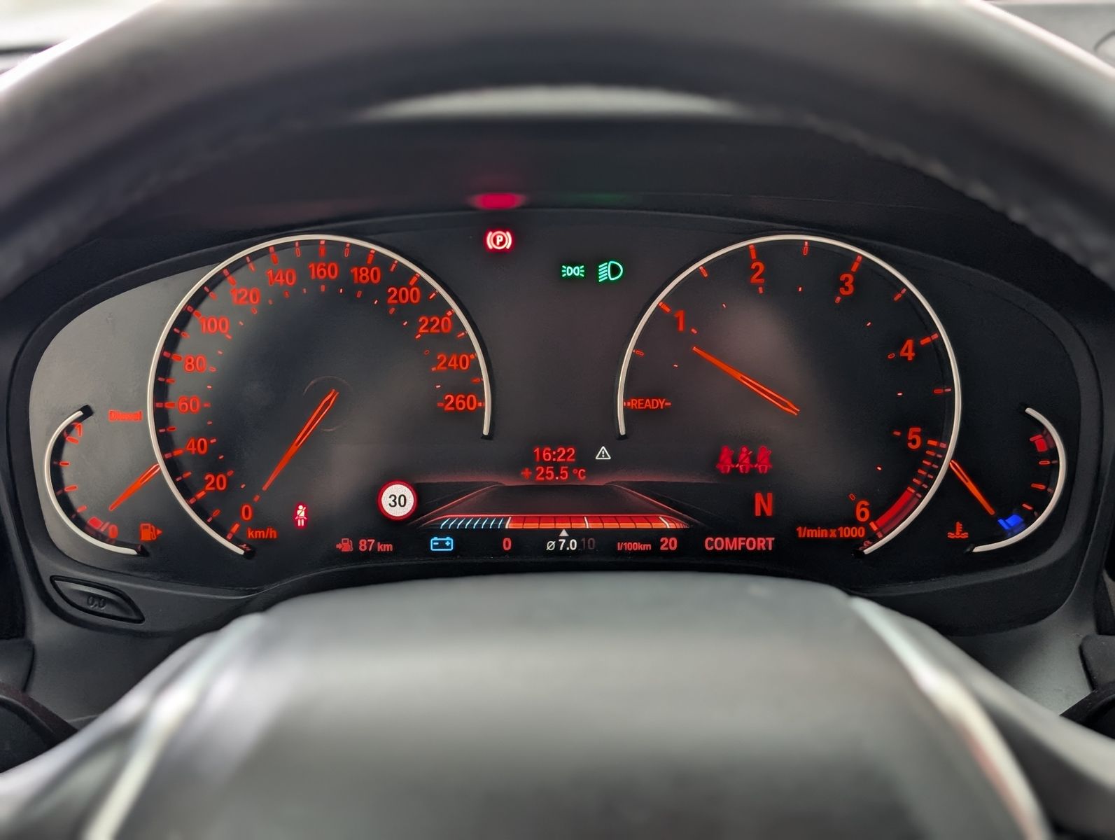 Fahrzeugabbildung BMW 320 d Sport Line LED TEMP SHZ PDC NAVI APP