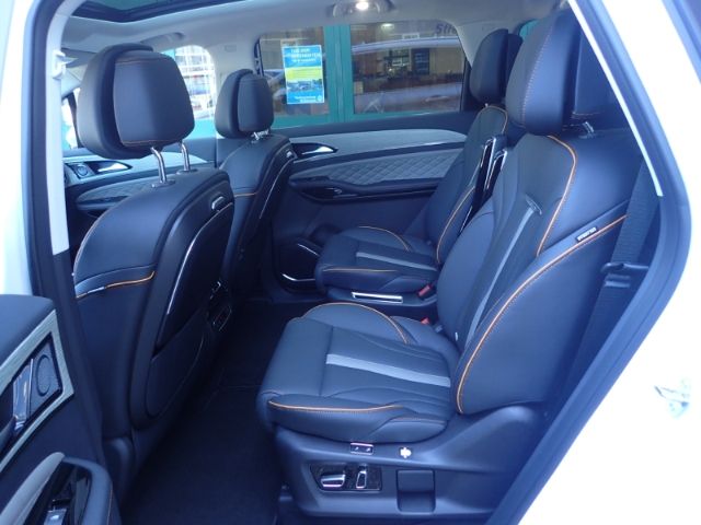 Fahrzeugabbildung DFSK Forthing 4 U-Tour Noble 1,5T 7Sitzer Shz Pano LE