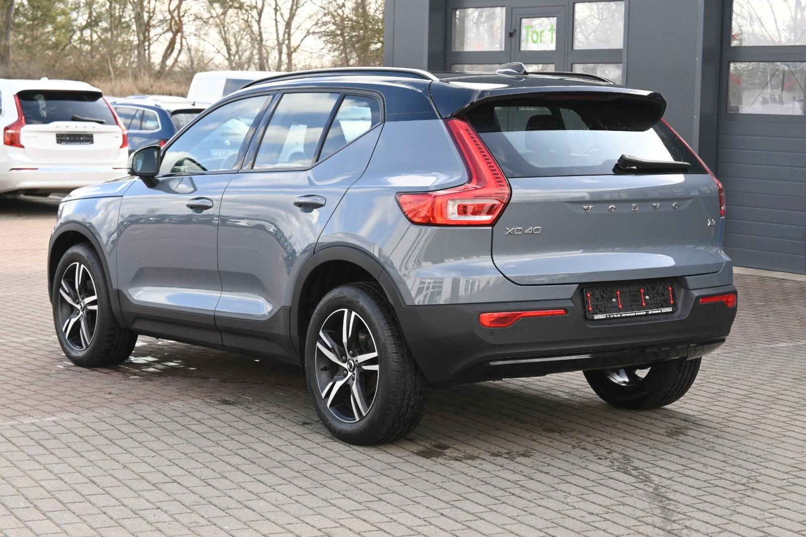 Fahrzeugabbildung Volvo XC40 T3 R-Design Geartronic*LED*H&K*ACC*NAV*CAM