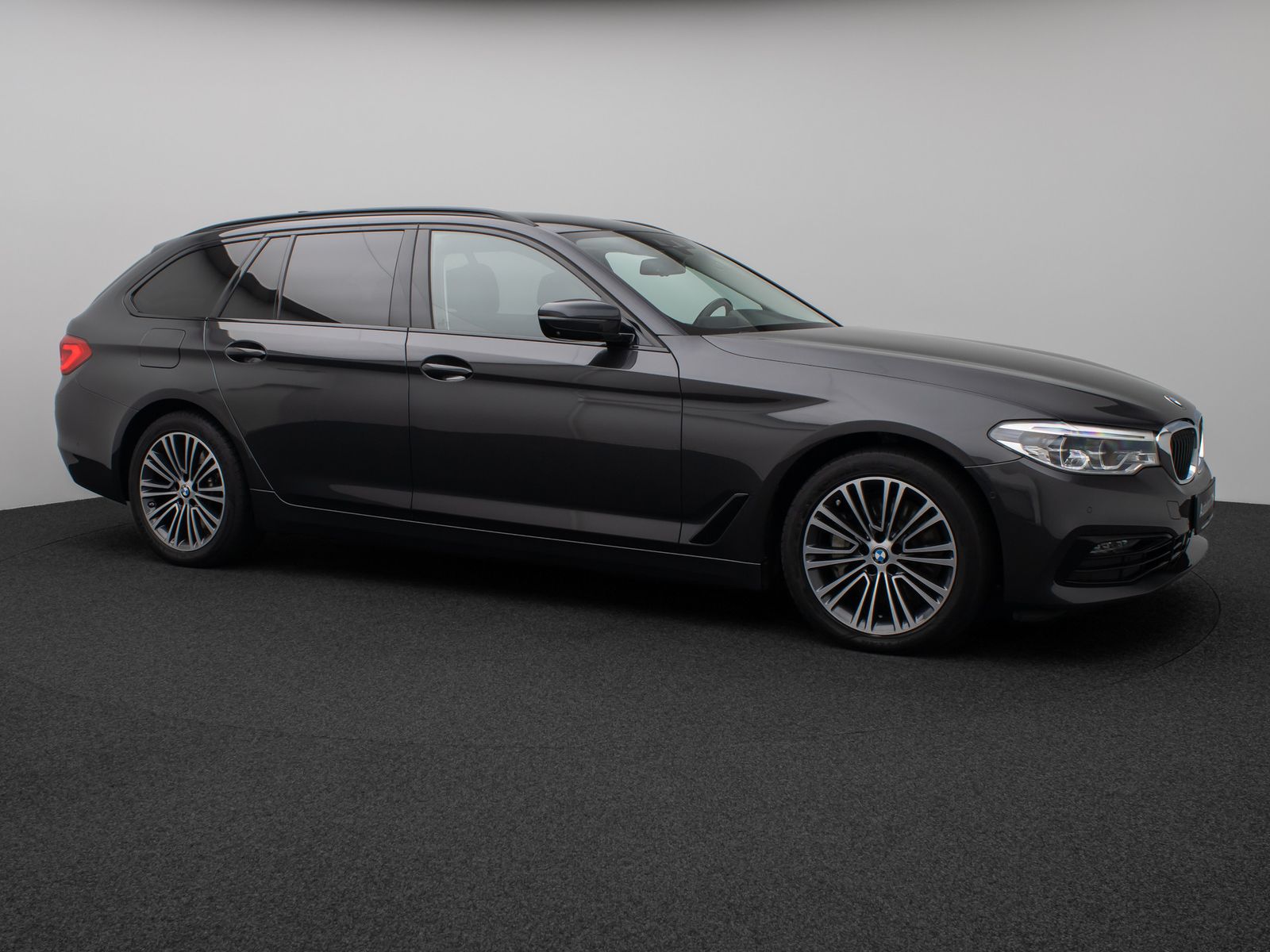 Fahrzeugabbildung BMW 530d xD SportLine 360°HUD DAB H/K 4xKlima Komfor