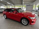 BMW 320d xDrive Touring Driving Assistant+LED+CURVED - BMW 320: 320d