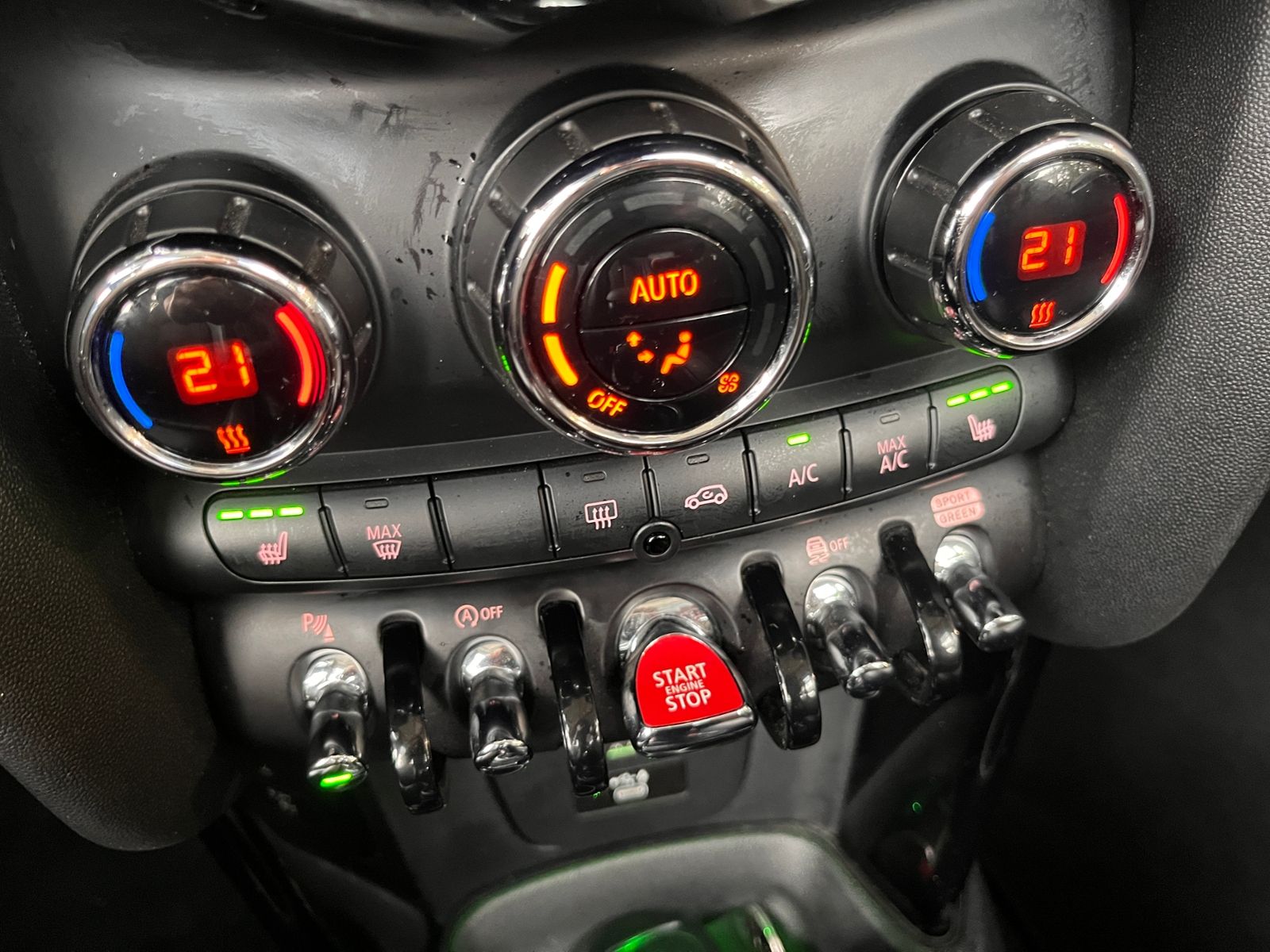 Fahrzeugabbildung MINI Cabrio Cooper S LED NAVI ALU