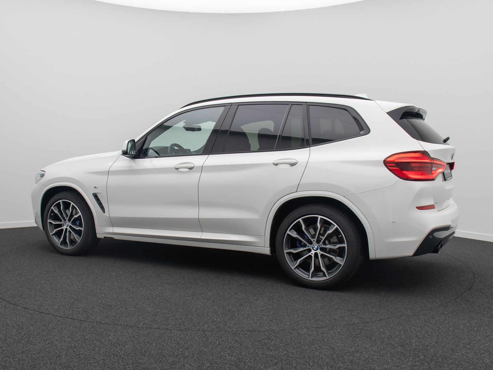 Fahrzeugabbildung BMW X3 xD20d M Sport HUD DisplKey DAB Alarm HiFi 20"