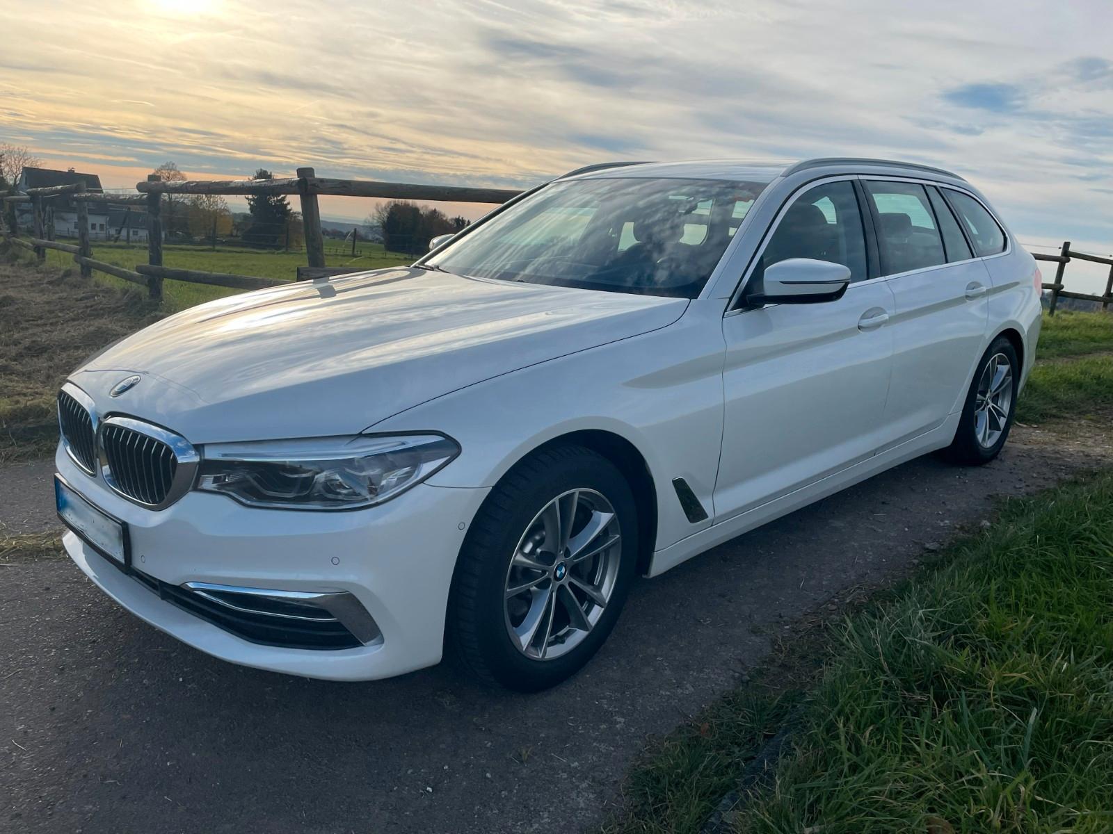 BMW 530d xDrive Touring - Pano, 360°, Standheizung  