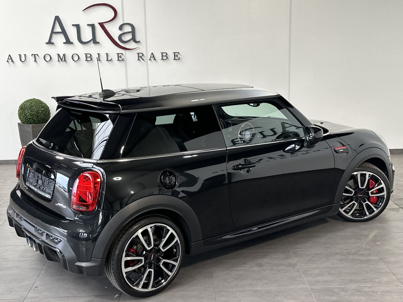 Fahrzeugabbildung MINI John Cooper Works NAV+LED+ACC+KAMERA+PANO+HUD+VC
