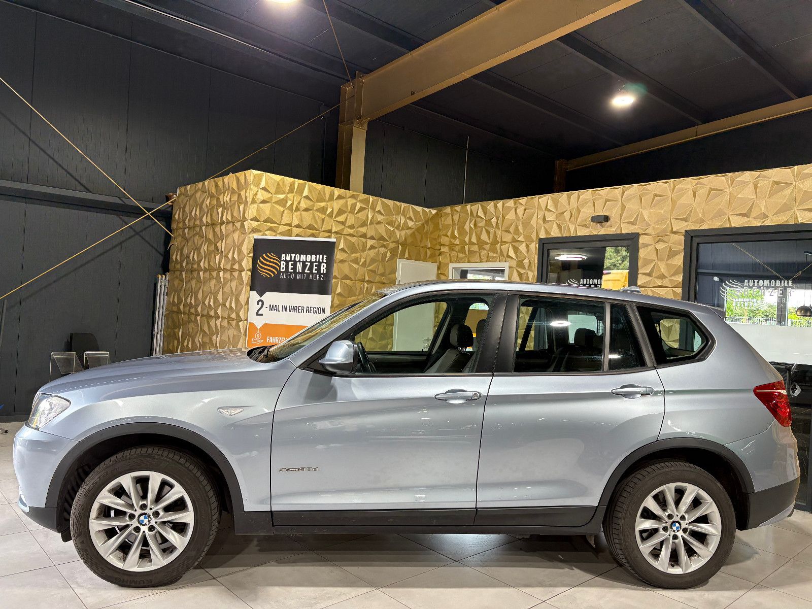 Fahrzeugabbildung BMW X3 xDrive 30 d/TEMPOMAT/SHZ/PDC/KLIMA/VOLLEDER