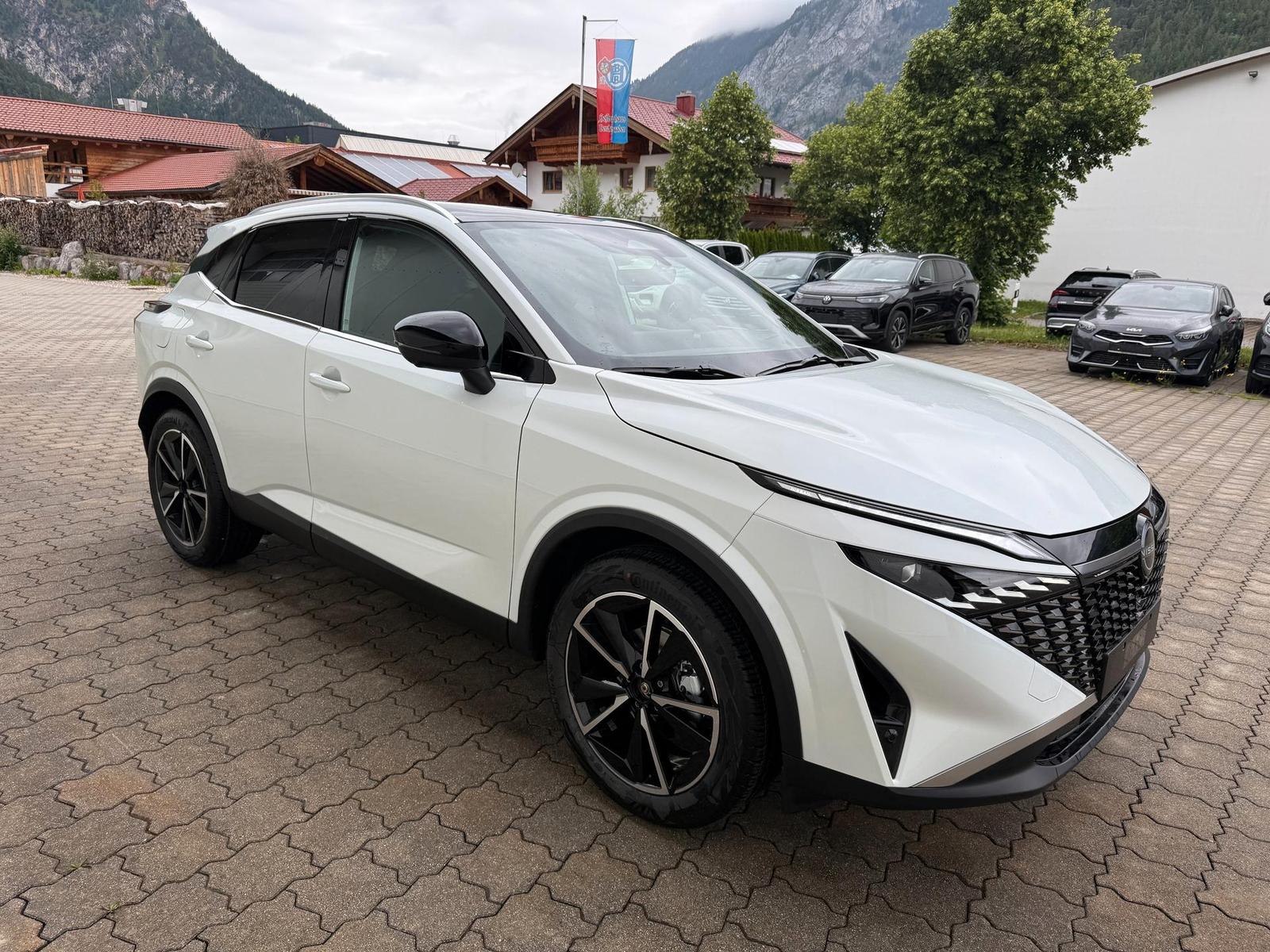 Nissan Qashqai 1.3 DIG-T MHEV Tekna 4x4, AT, PDC, SH...