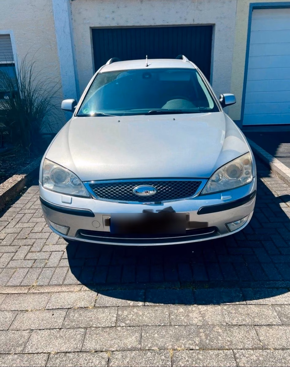 Ford Mondeo 2004 — interior