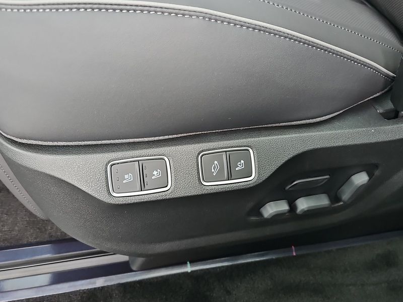 Fahrzeugabbildung Hyundai STARIA HEV 7-Sitzer Signature Panoramadach