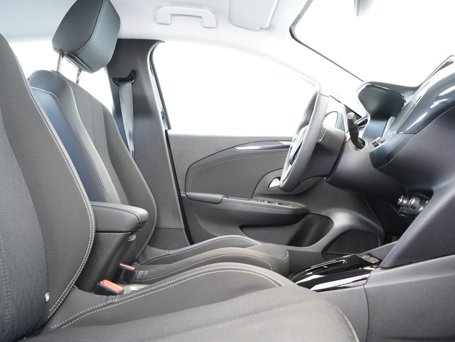 Fahrzeugabbildung Opel Corsa F e Elegance 11KW/LED/DAB/CARPLAY/SOH