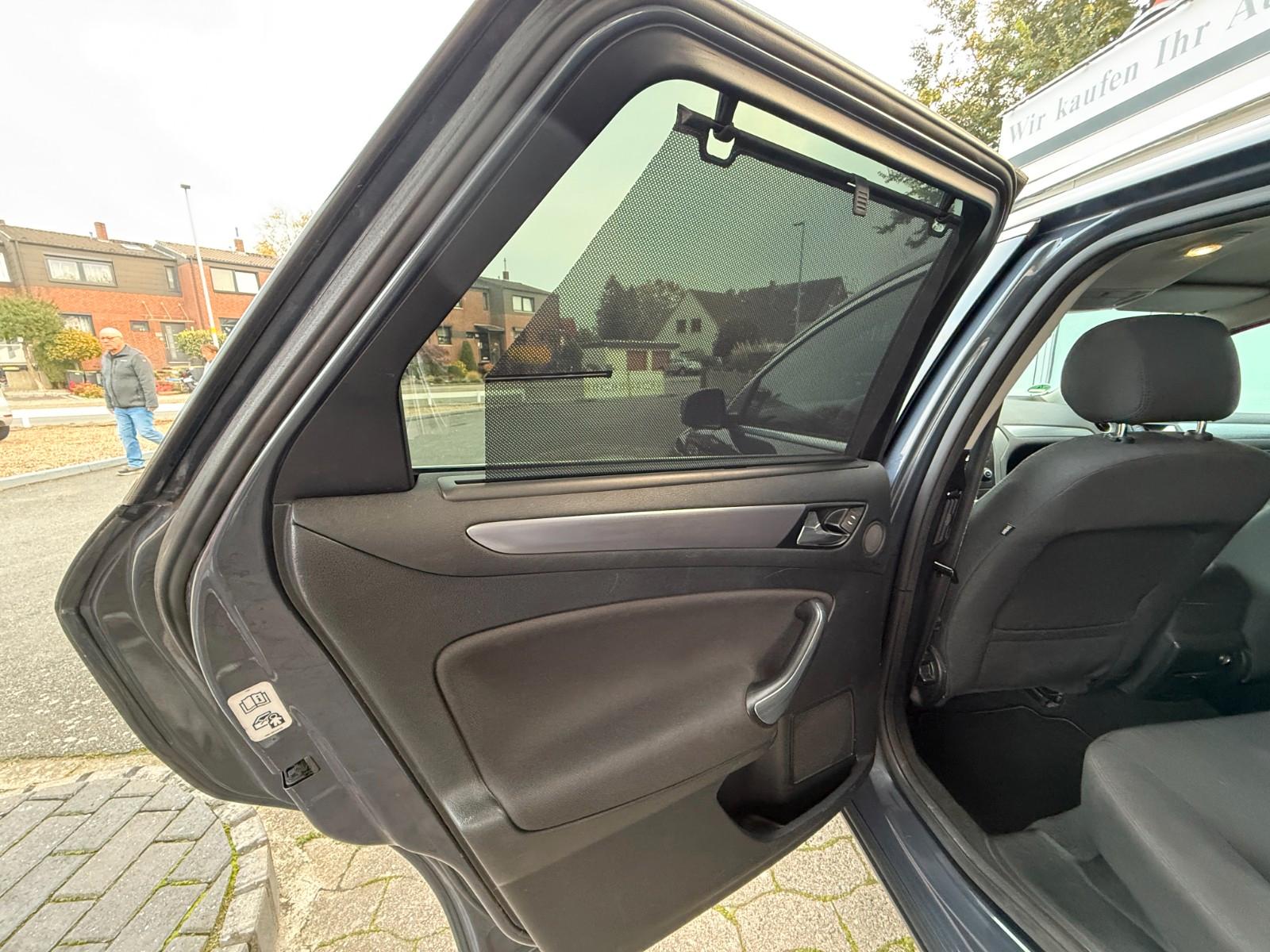 Ford Mondeo 2011 — photo 17
